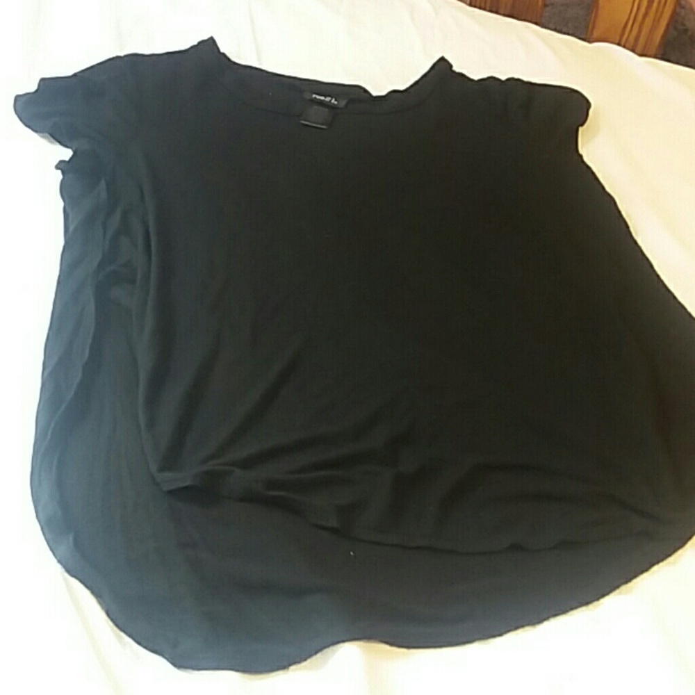 rue 21 medium black high cut flowy shirt